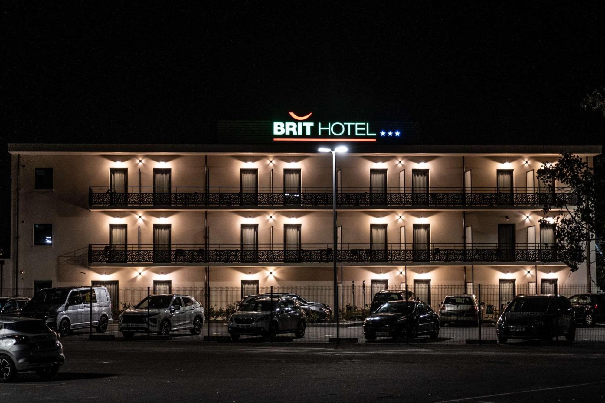 Brit Hotel Privilege Figeac Bagian luar foto